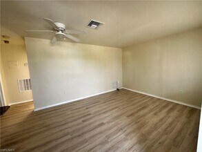 10632 Woods Cir-Unit -6 in Bonita Springs, FL - Building Photo - Building Photo