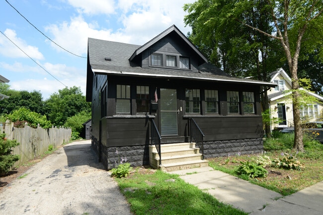 724 S 5th St in St. Charles, IL - Building Photo - Building Photo