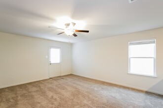 7306 Lazy Cyn in San Antonio, TX - Building Photo - Building Photo