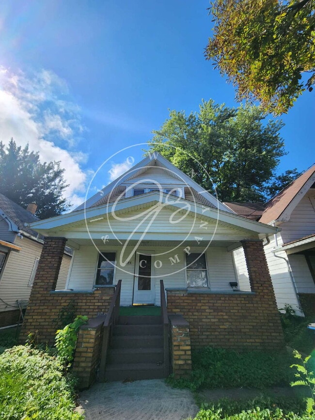 property at 264 E Lake St
