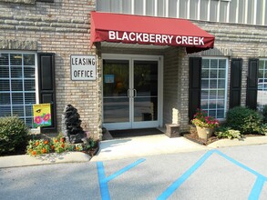 Blackberry Creek Apartments in Soddy Daisy, TN - Foto de edificio - Building Photo