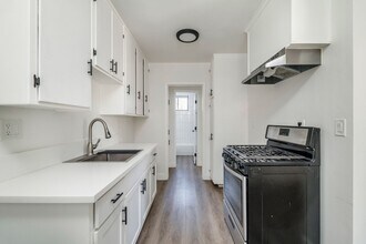 6115 Cherry Ave in Long Beach, CA - Building Photo - Interior Photo