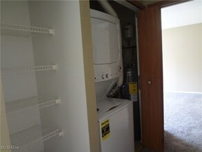1205 Stoney Run Trail in Broadview Heights, OH - Foto de edificio - Building Photo