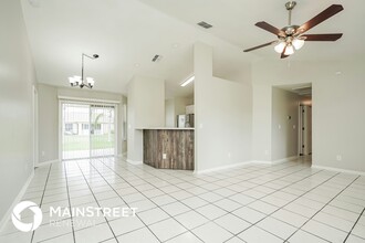 901 SW 10th Pl in Cape Coral, FL - Building Photo - Building Photo