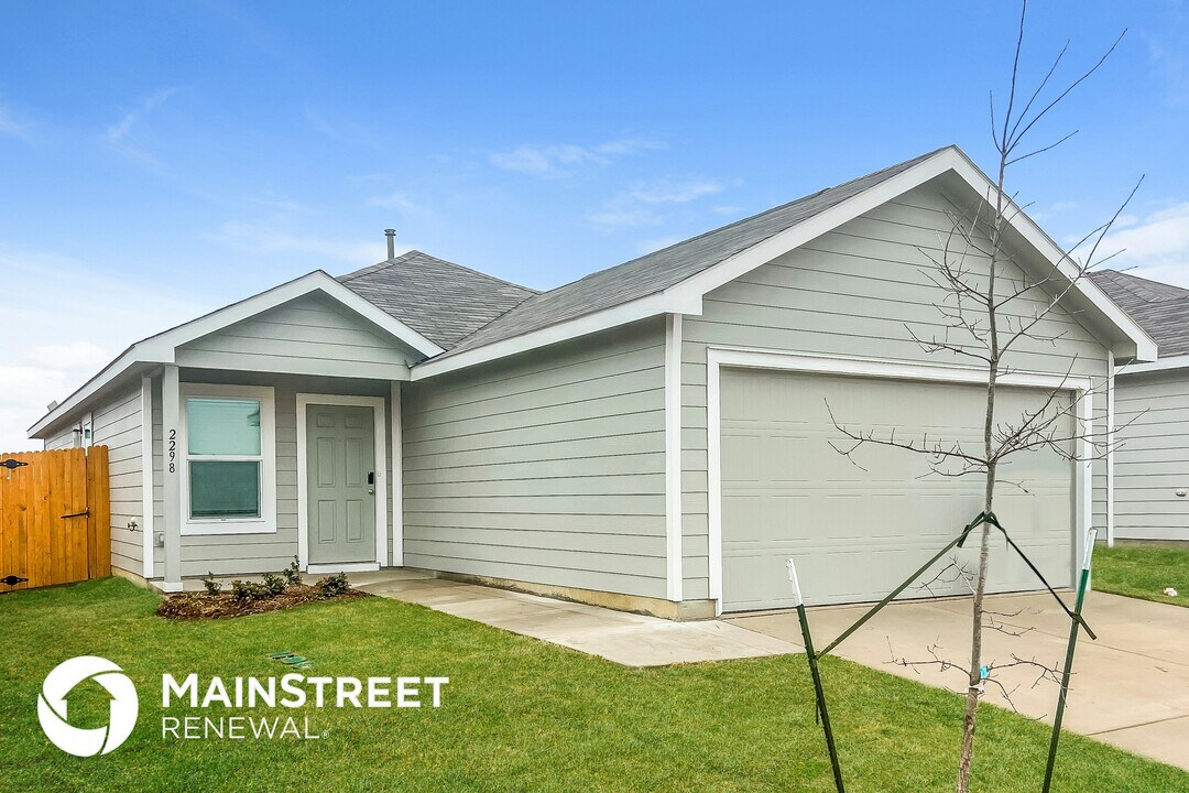 2298 Great Belt Blvd in Crandall, TX - Building Photo