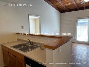 1301 E Allen Rd in Tucson, AZ - Building Photo - Building Photo
