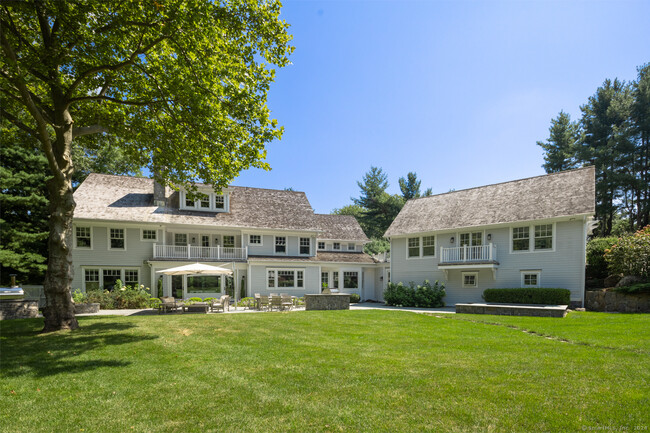 30 Woody Ln in Westport, CT - Foto de edificio - Building Photo