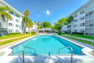 800 E Camino Real, Unit 309 in Boca Raton, FL - Building Photo - Building Photo