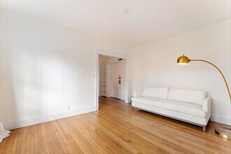 20 Concord Ave, Unit 6 in Cambridge, MA - Foto de edificio - Building Photo