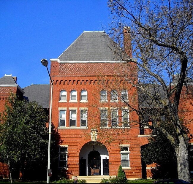 1422 East Capitol St NE in Washington, DC - Foto de edificio - Building Photo