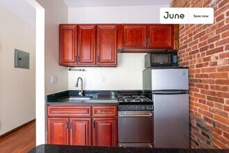 349 W 46th, Unit 2S in New York, NY - Foto de edificio - Building Photo