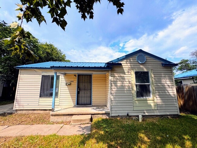 property at 1203 E Avenue G
