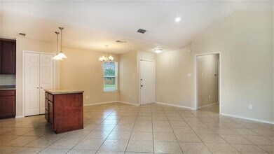 7600 Silveridge Dr in Fort Worth, TX - Building Photo - Building Photo