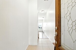 8904 Clovermist Dr in Houston, TX - Building Photo