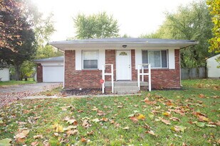 10221 Baribeau Ln in Indianapolis, IN - Building Photo