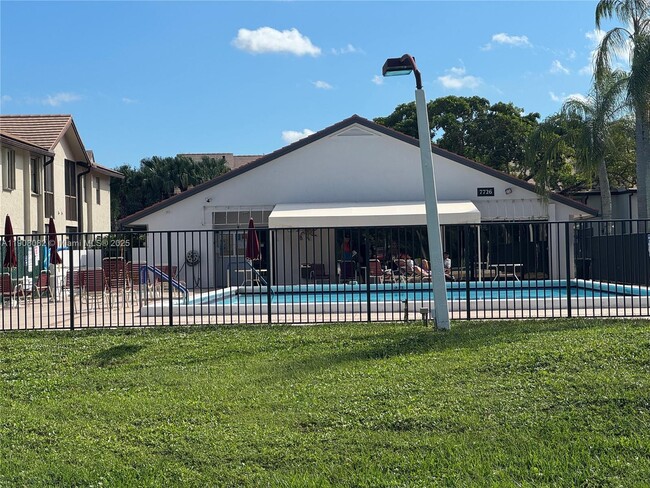 7590 Tahiti Ln in Greenacres, FL - Building Photo - Building Photo