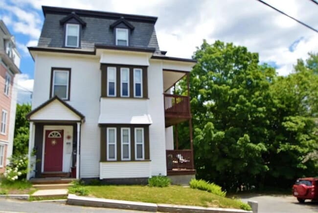 property at 61 Mt Vernon St