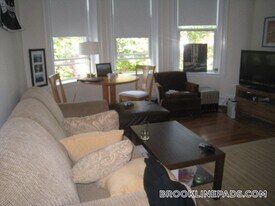 19 Fairbanks St, Unit 23 in Brookline, MA - Building Photo