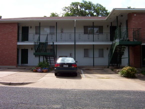 1407 W 39th 1/2 St in Austin, TX - Building Photo - Building Photo