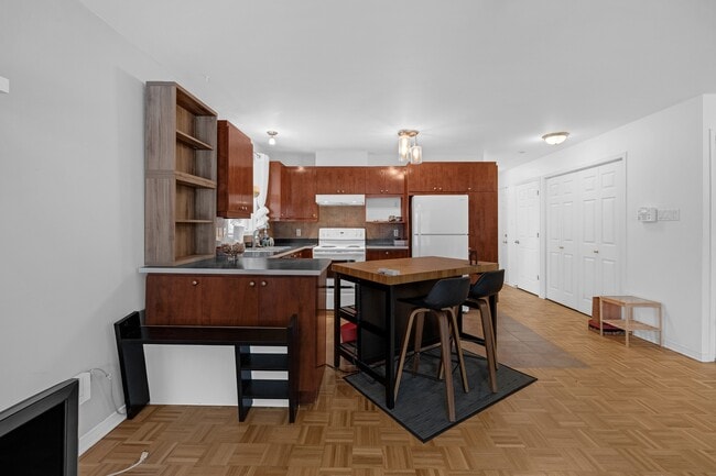 property at 7211 Rue Chouinard