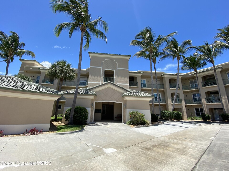 1835 Minutemen Causeway in Cocoa Beach, FL - Building Photo