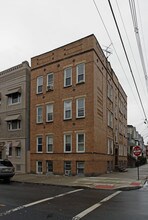 113 Baldwin Ave in Jersey City, NJ - Building Photo - Building Photo