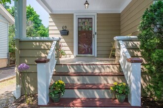 69 Gordonhurst Ave in Montclair, NJ - Building Photo - Building Photo