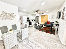 10154 Campo Rd in Spring Valley, CA - Building Photo