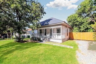 3916 2nd St in Greenville, TX - Building Photo