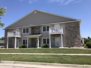 Tiverton Court Apartments in Ames, IA - Building Photo - Building Photo