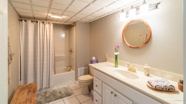 757 Limerick Rd in Arundel, ME - Foto de edificio - Building Photo