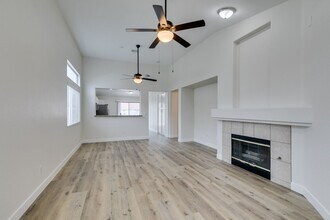 1904 Cardinal Point St in Henderson, NV - Foto de edificio - Building Photo