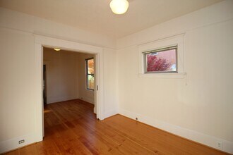 3628 SE Milwaukie Ave-Unit -3634 in Portland, OR - Foto de edificio - Building Photo