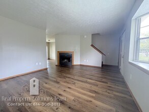 975 Cross Country Dr W in Westerville, OH - Building Photo - Building Photo