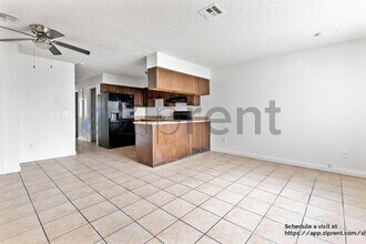 6979 Issac Ave in Las Vegas, NV - Building Photo - Building Photo
