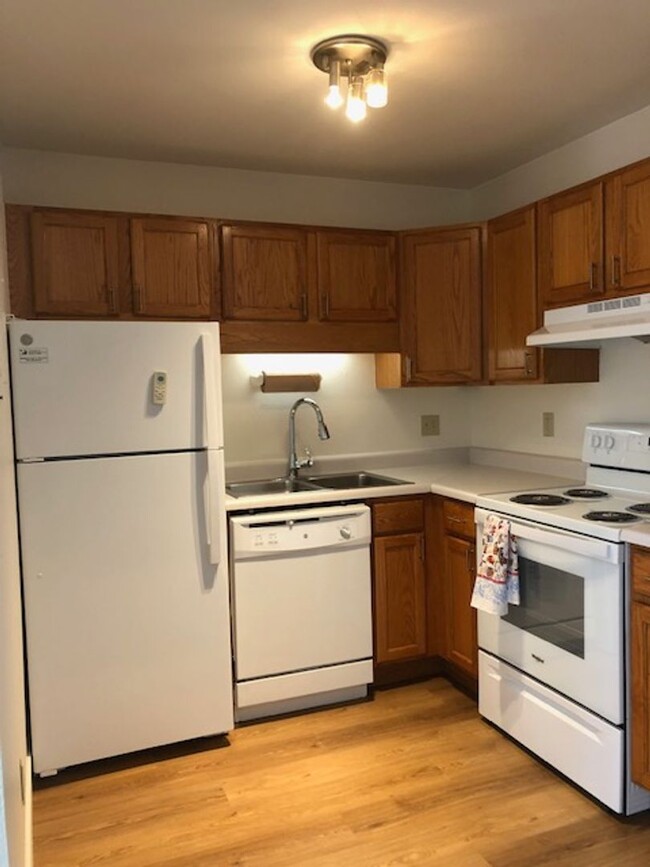 property at 860 W Moorhead Cir