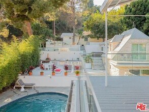 2633 N Commonwealth Ave in Los Angeles, CA - Building Photo - Building Photo