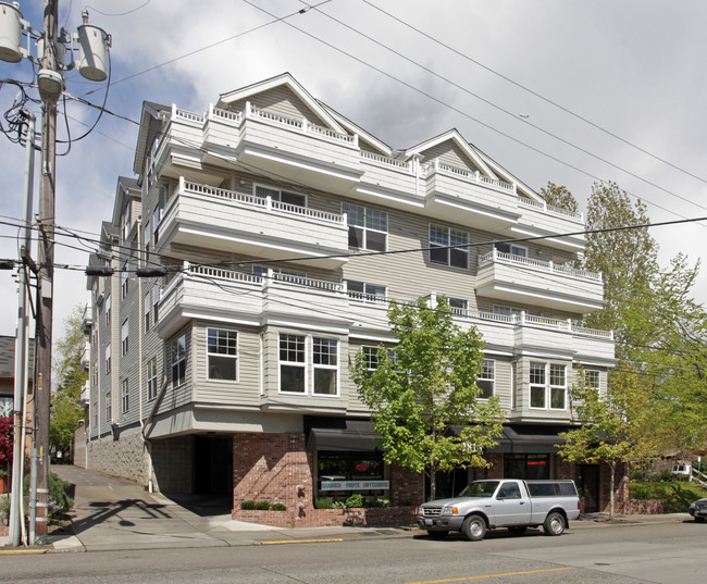 2818 E Madison St in Seattle, WA - Building Photo - Building Photo