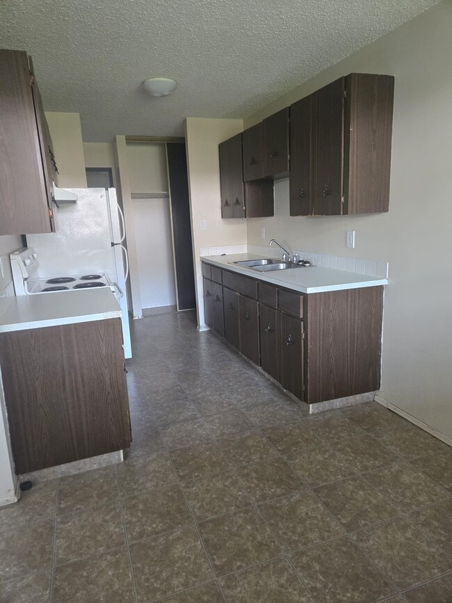 property at 4507-144 44 Ave