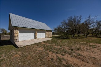 1000 G W Haschke Ln in Wimberley, TX - Building Photo - Building Photo