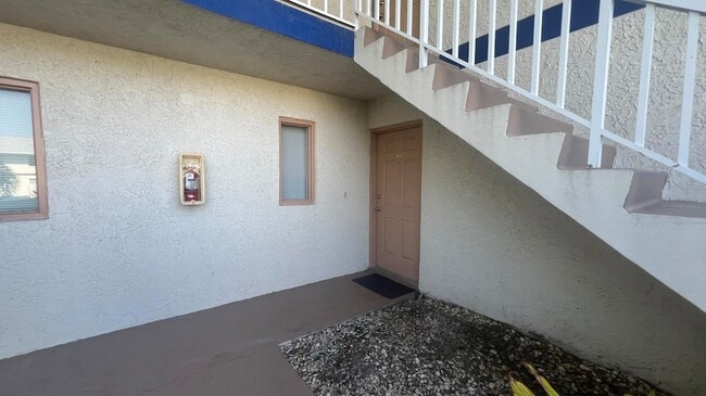 1524 SE Royal Green Cir, Unit 101 in Port St. Lucie, FL - Foto de edificio - Building Photo