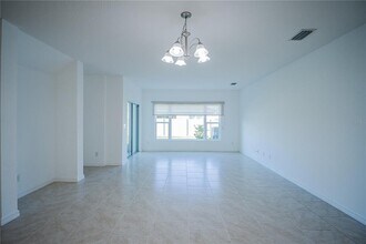 1284 Wispy Cypress Dr in Kissimmee, FL - Building Photo - Building Photo