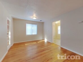 342 Camellia Way in Modesto, CA - Building Photo - Building Photo