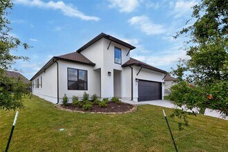 213 Oakley Pass in Liberty Hill, TX - Building Photo - Building Photo