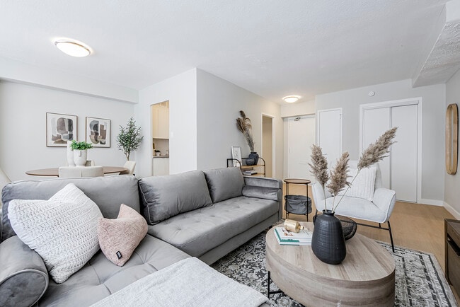 Ruby Heights in Toronto, ON - Building Photo - Building Photo