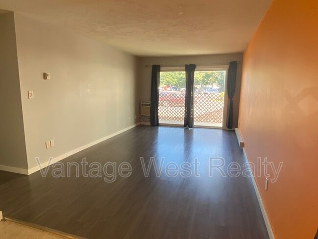 395-395 Franklyn Rd in Kelowna, BC - Building Photo - Building Photo