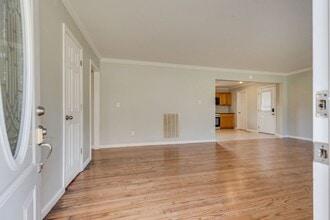 606 Pine Ridge Rd in Johnson City, TN - Building Photo - Building Photo