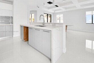 12890 NW 2nd St in Miami, FL - Building Photo - Building Photo