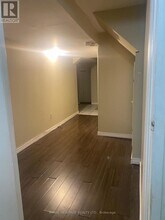 8 Ryecliffe Ct in Toronto, ON - Building Photo - Building Photo