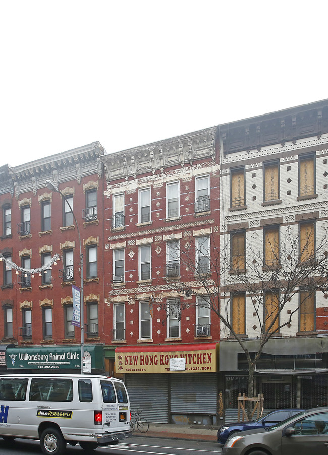 756 Grand St in Brooklyn, NY - Building Photo - Building Photo